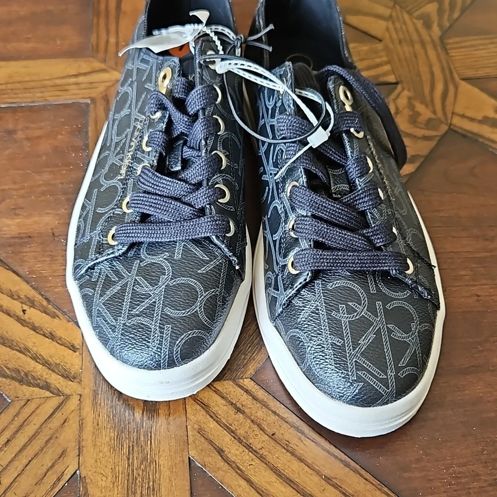 Calvin Klein Women's Michaela Low Top Sneakers NWT - Picture 7 of 7